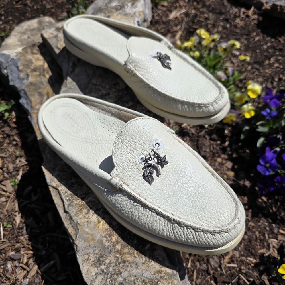 SPERRY TOP-SIDER ♡ Elegant Women's Cream Boat/Deak Slide Shoes w/Charm Detail 8M